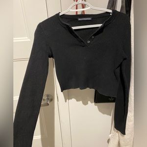 Brandy Melville-cropped sweater